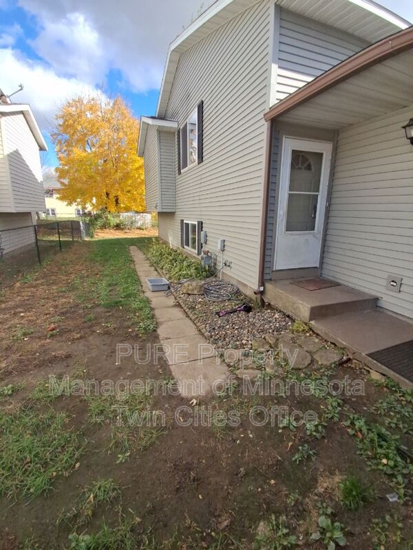 Hastings Townhome: 531 Tiffany Dr