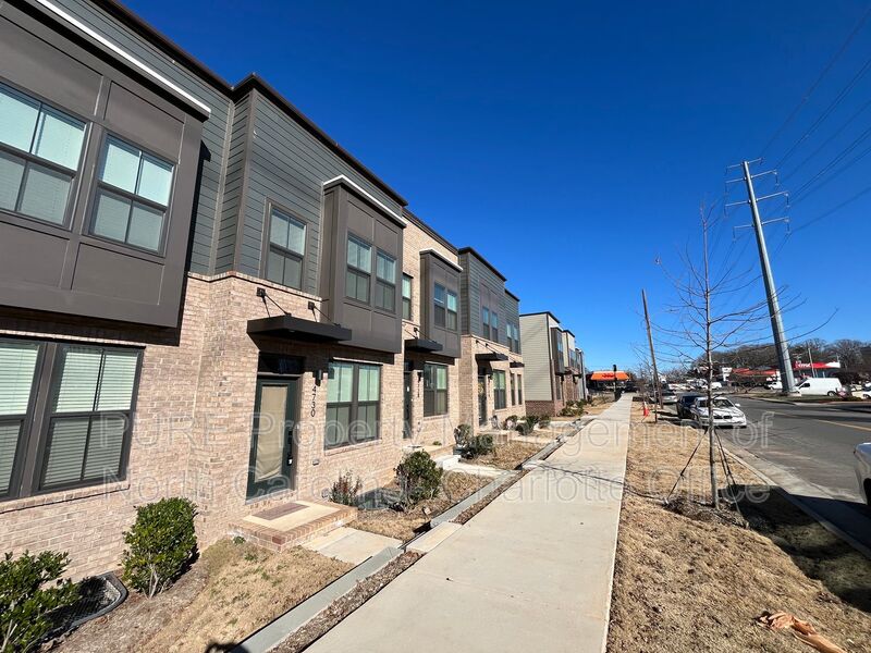 Charlotte Townhome: 4730 Chastain Ave