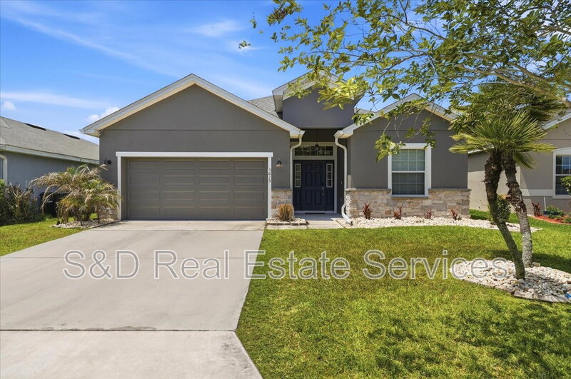 Lakeland House: 3615 Peregrine Wy