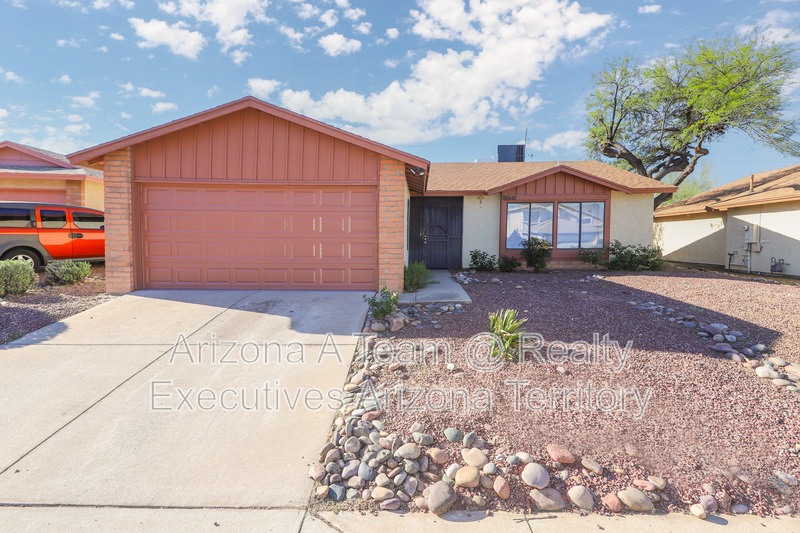 Tucson House: 10140 East Karen Place