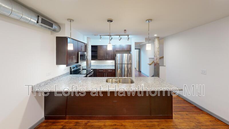 Charlotte Apartment: 1101 Hawthorne Ln