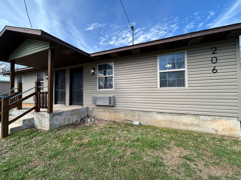 Rogersville Condo: 206 Tillman St.
