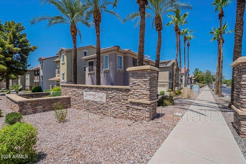 Phoenix Townhome: 2271 E Hidalgo Ave