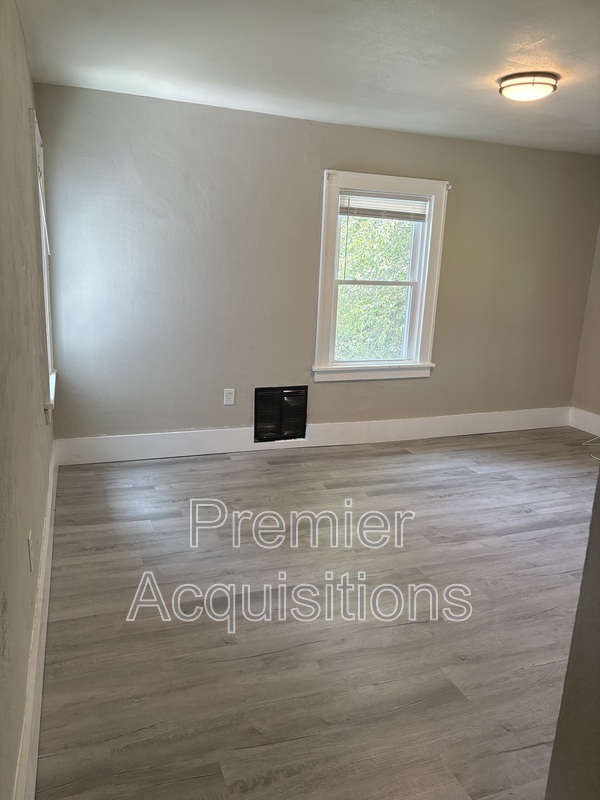 Alton Condo: 900 Washington