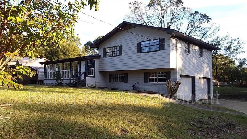 Bessemer House: 1008 Normandale Cir