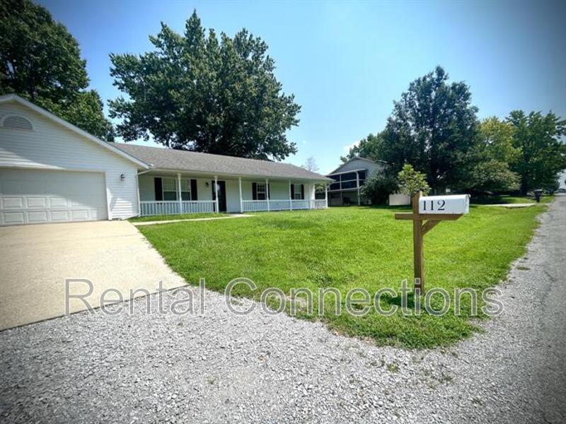 Carterville House: 112 Stable Dr.