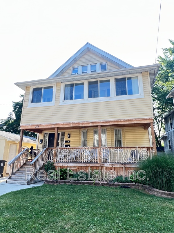 Akron House: 418 Crestwood Avenue