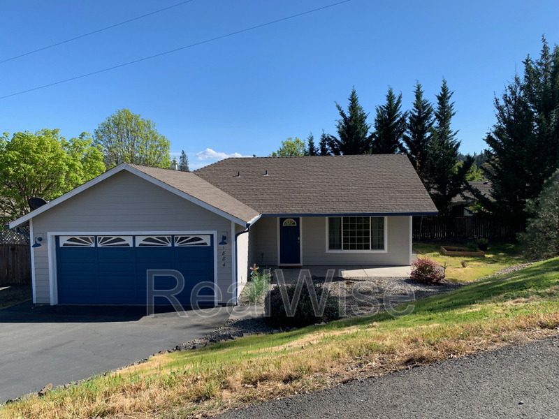 Grants Pass House: 1884 Allen Creek Rd
