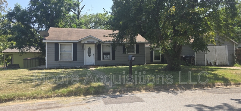 Denison House: 500 W Burrell