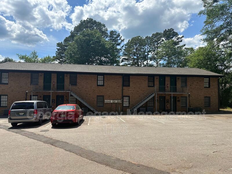 Jefferson House: 272 Lawrenceville St