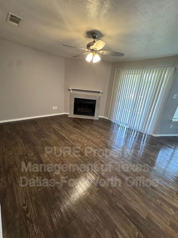 Garland House: 806/104 Castleglen Drive