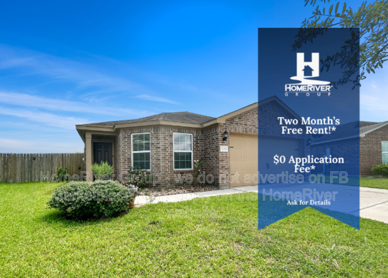 La Marque House: 12101 Seacrest Ln