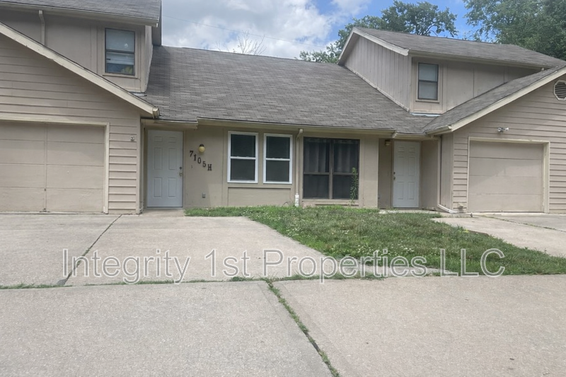 Pleasant Valley Condo: 7105 Fulton Rd