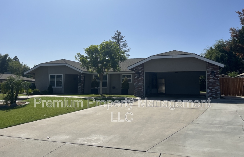 Bakersfield House: 517 Brightwood Street