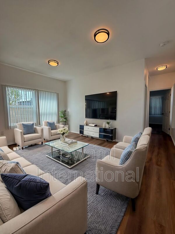 Los Angeles Condo: 10519 S. Budlong Ave.