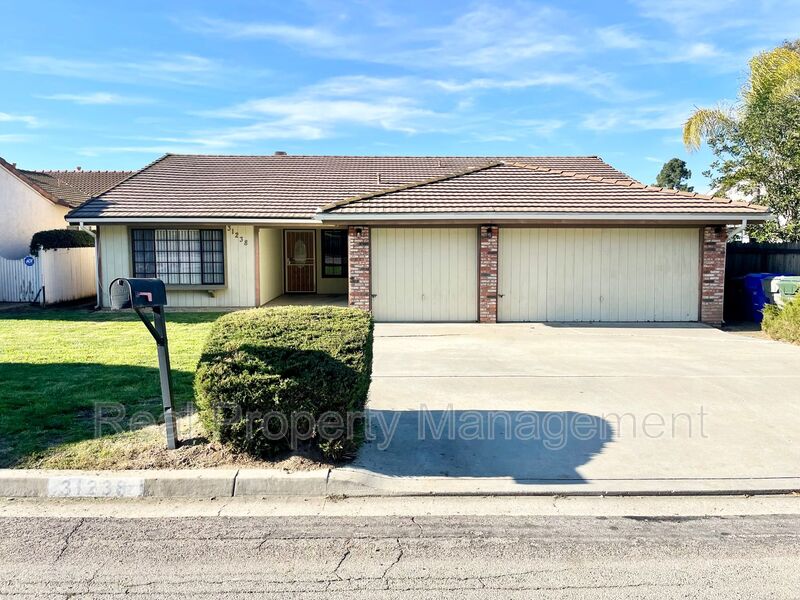 Bonsall House: 31238 Old River Road