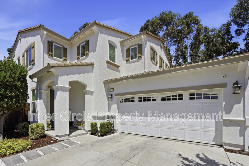 Brentwood House: 2282 Acero Court