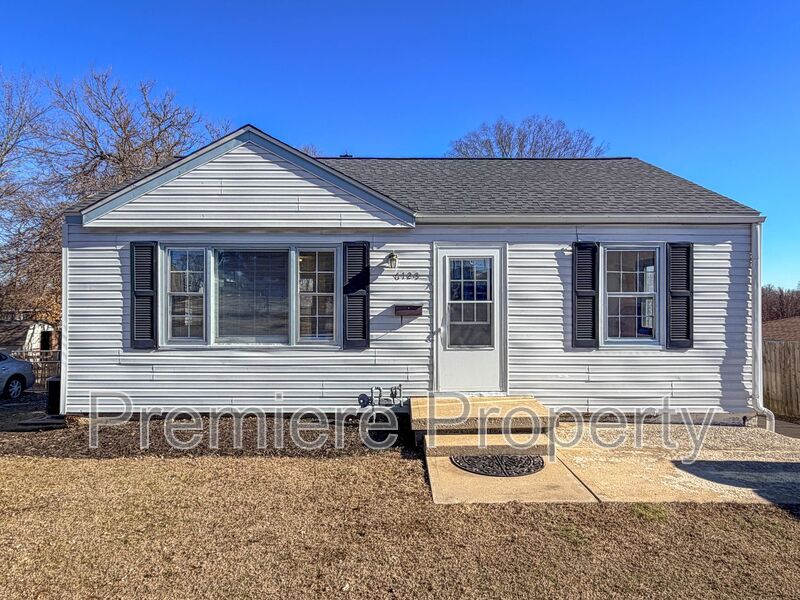 Raytown House: 6123 Hadley St