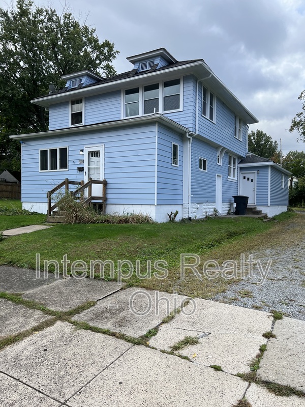 Warren Condo: 1250 Grant St SE