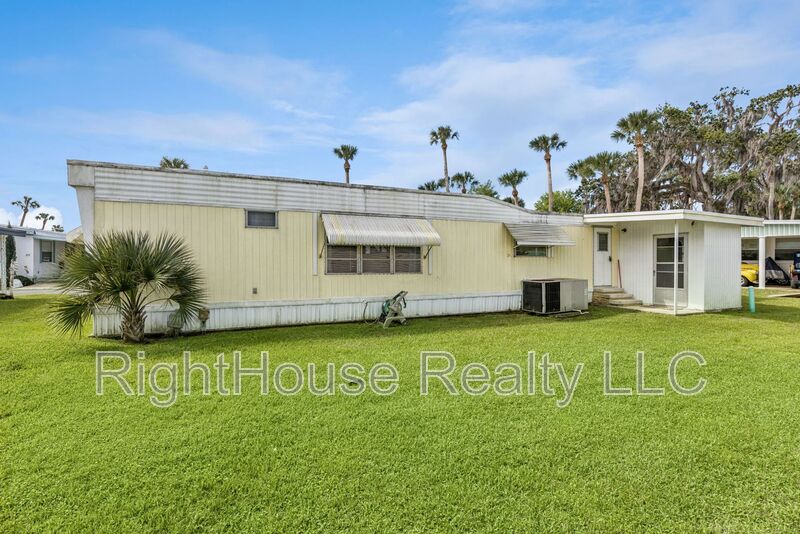 Eustis House: 77 Wildwood Lane