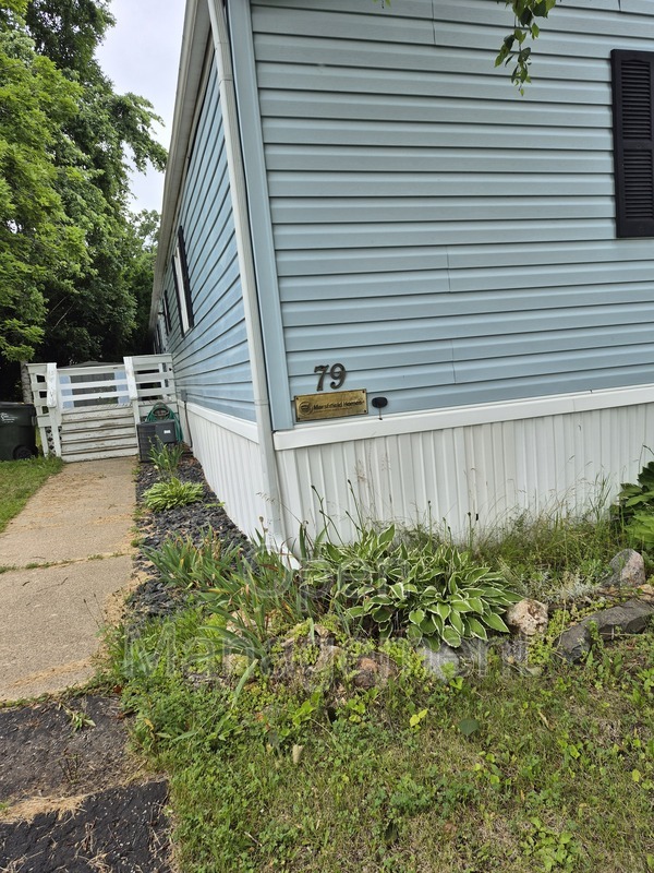 Blue Mounds House: 2991 Mounds Rd Box 68