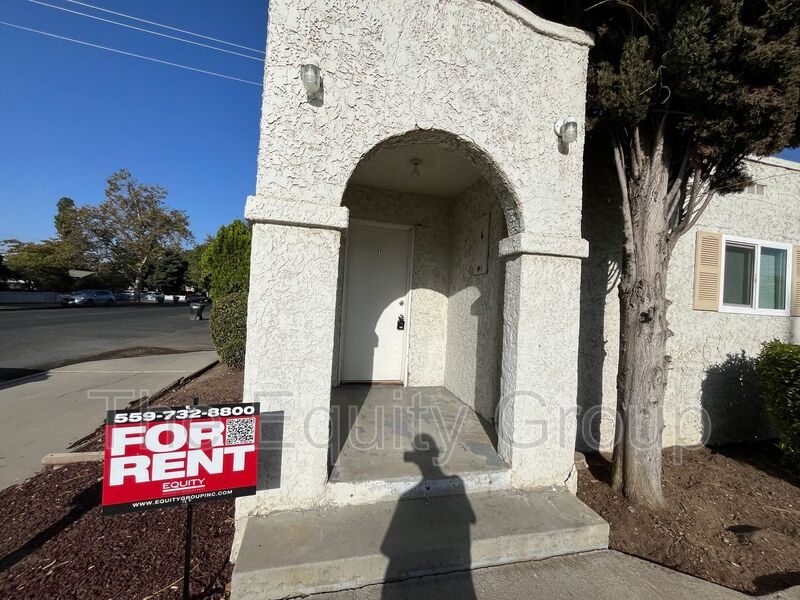 Porterville Condo: 266 W Belleview Ave