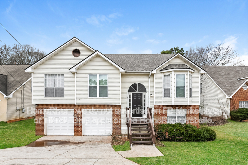 Lithonia House: 1957 Phillips Lake Blf