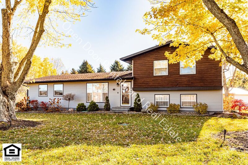 Angola House: 40 Ln 375 Lake James