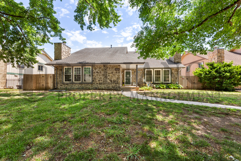 Derby Condo: 1111 East Redwood Road