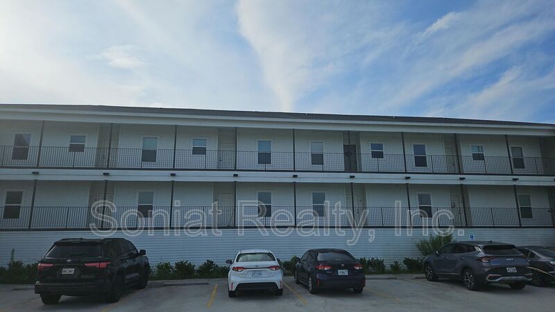 Slidell Condo: 4504 Pontchartrain Drive