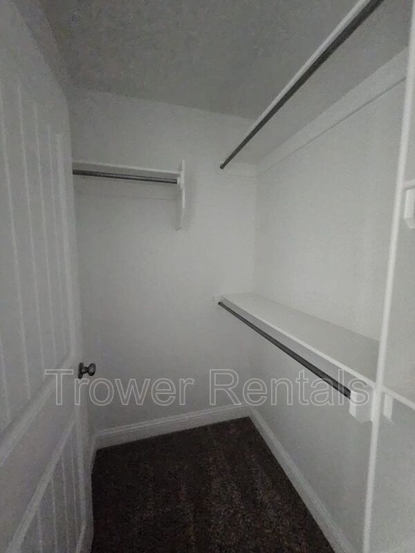 Odessa House: 1021 E 90th