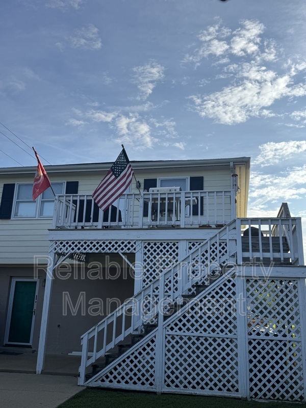 Clayton Condo: 323 S Moore Street