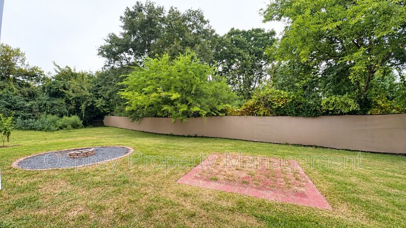 Spacious 4-Bedroom Norfolk Home with 2-Car Garage & Flexible Bonus Space - Photo 27