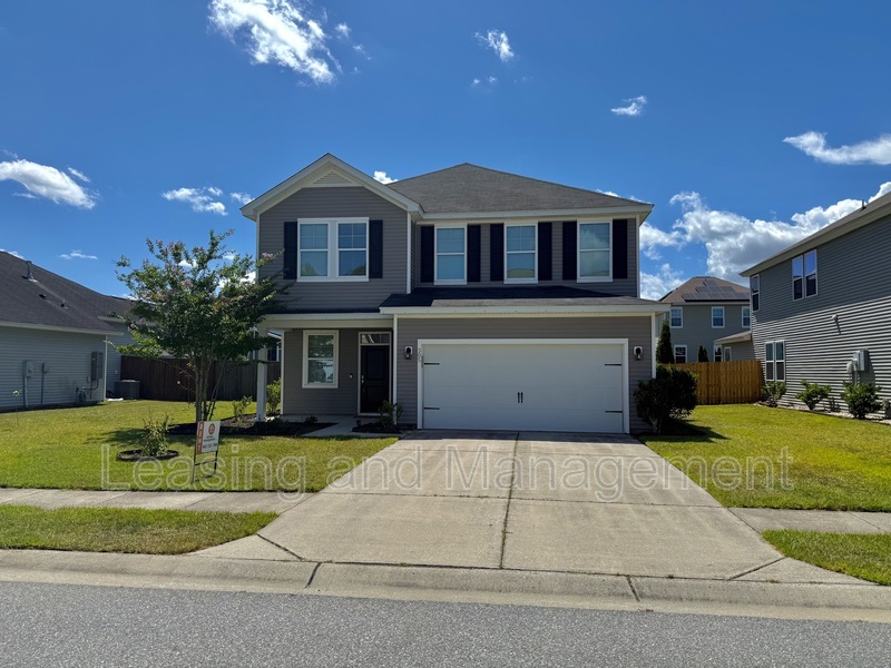 Goose Creek House: 305 Legendres Drive