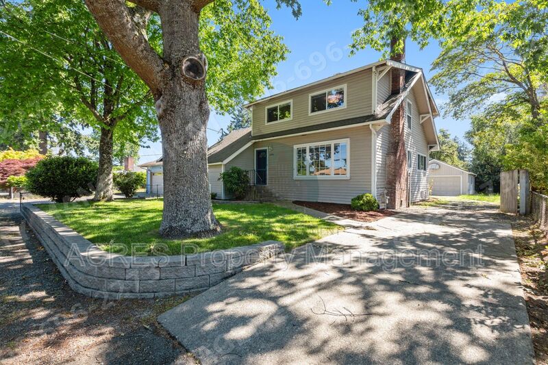Burien House: 15446 21st Avenue SW