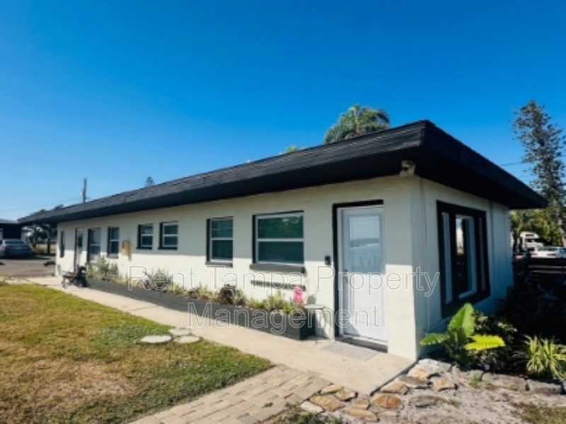 Ruskin Condo: Neptune Drive - 1124