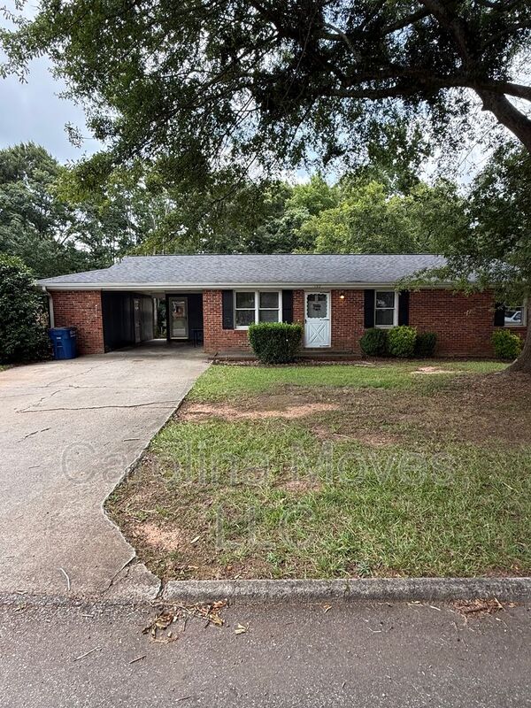 Pelzer House: 107 Bismark Dr.