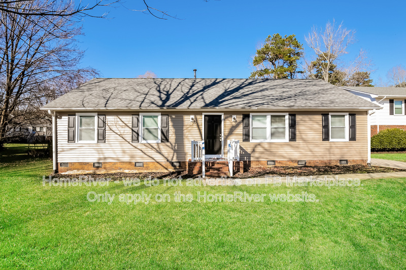 Greensboro House: 703 Woodlake Dr