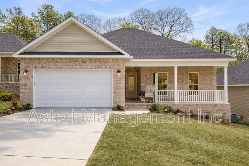 Warner Robins House: 107 Lasso Drive