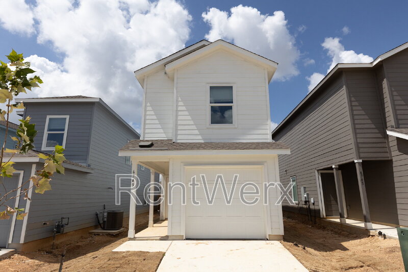 Elmendorf House: 6749 Marble Ridge