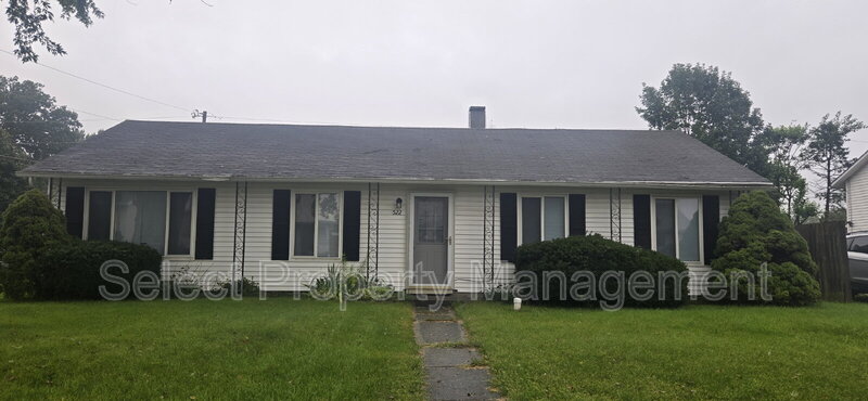 New Haven House: 522 Sara Drive