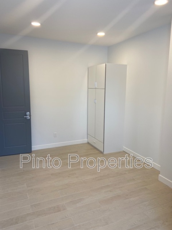 Edmonton House: 10749 86 Avenue Northwest