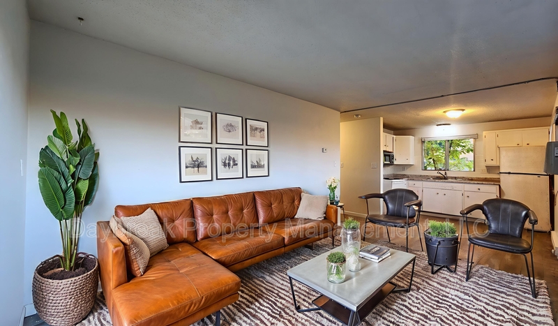 Fargo Condo: 32 10th Ave N #4