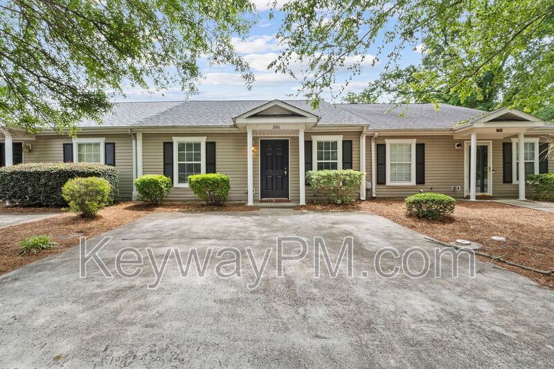 Augusta Townhome: 1006 Bertram Road