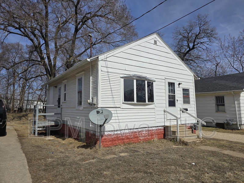 Waterloo House: 516 Maynard Avenue
