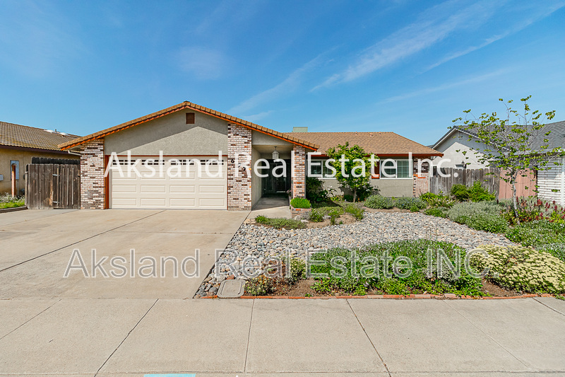 Manteca House: 697 Garden Gate Drive
