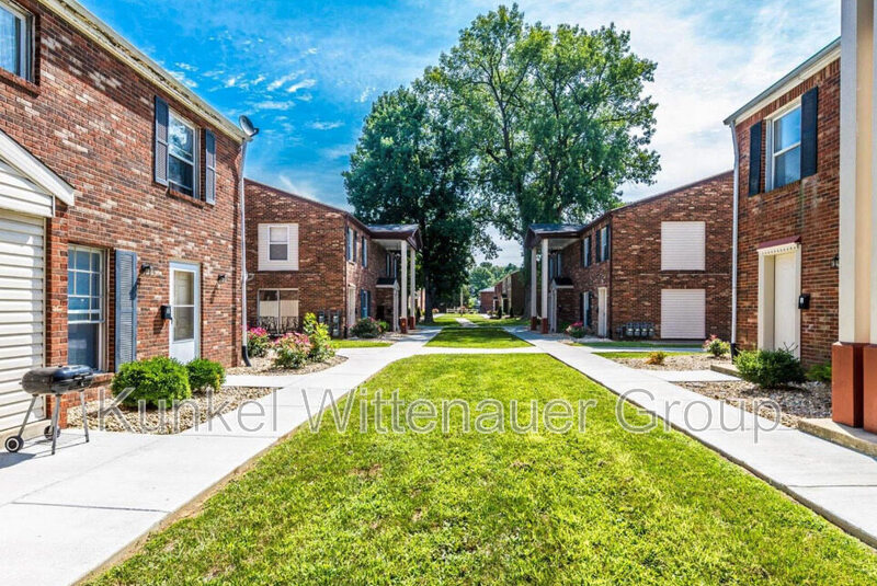 Swansea Condo: 1814-3 Jamestown Road