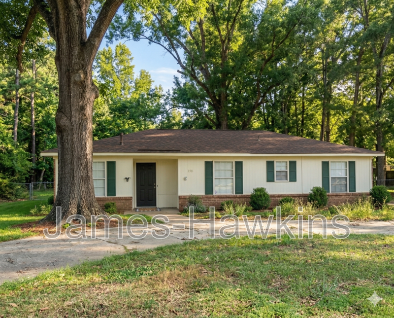 Montgomery House: 3855 Woodley Rd, Montgomery, AL 36116