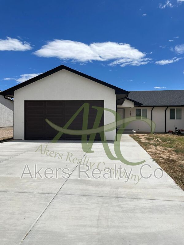 Pueblo House: 968 S Coral Pl