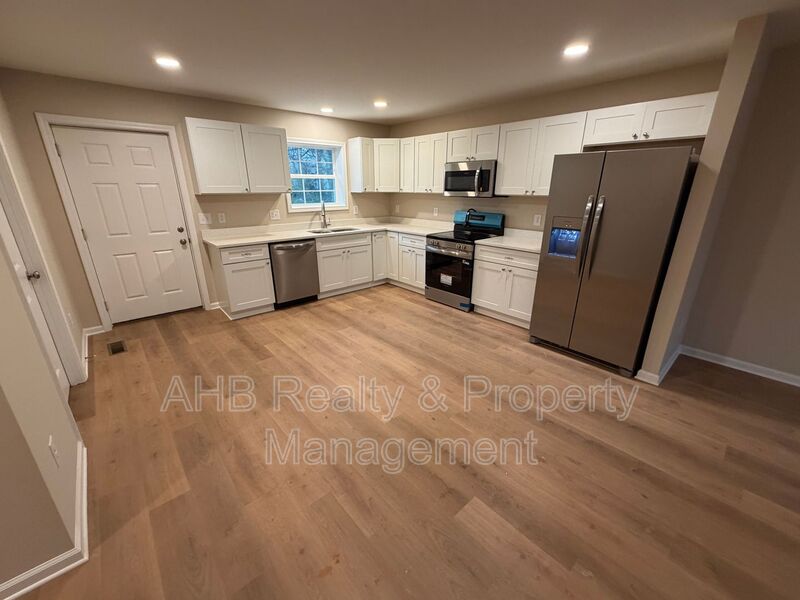 Burlington House: 515 Maryland Ave